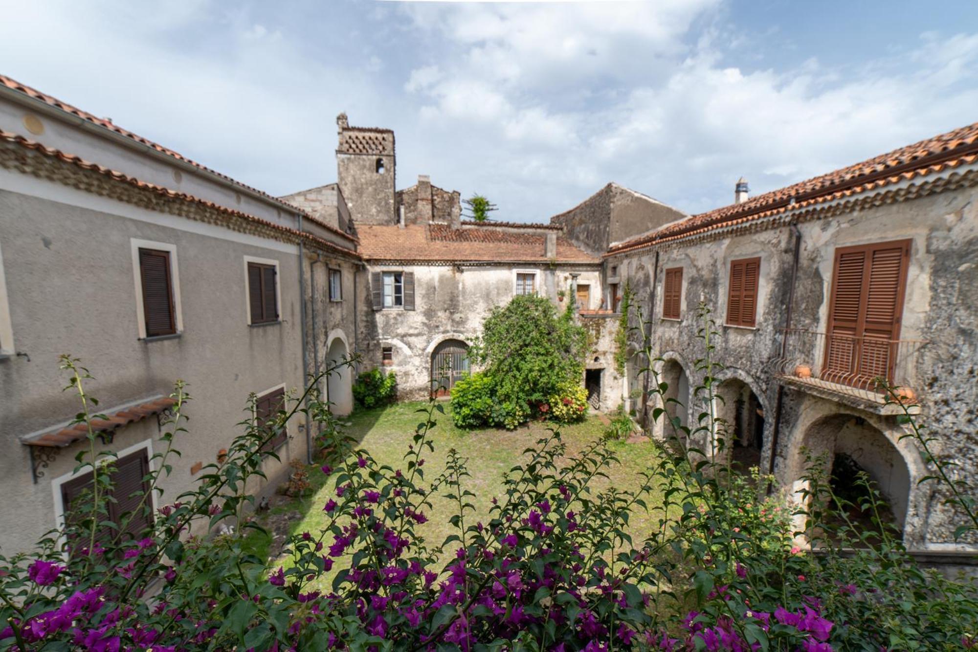 Maison De Curtis Bed and Breakfast Policastro Bussentino Buitenkant foto